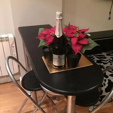 Con Dos Y Hasta Seis Personas Con Vistas Especiales